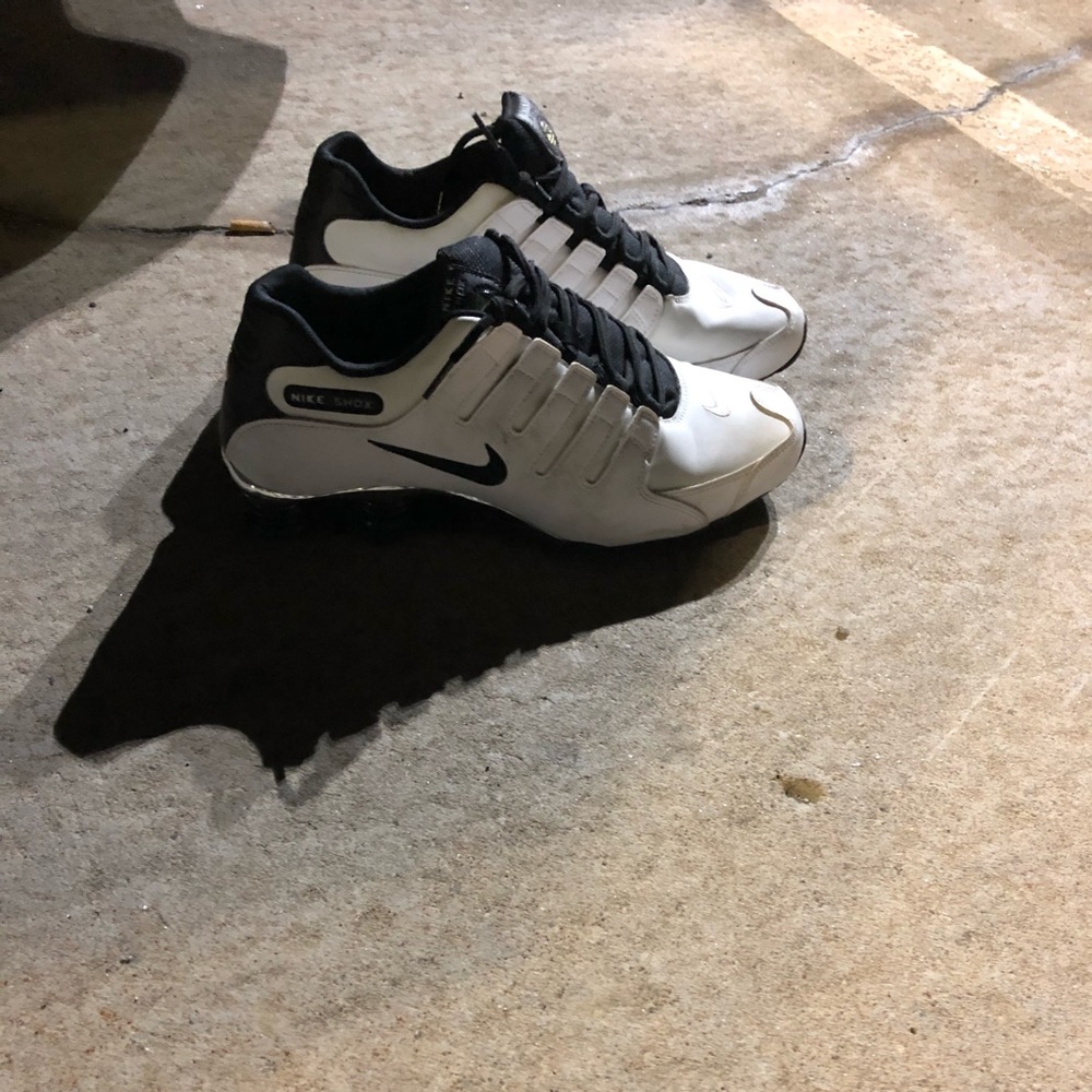 Shoes - Picture 1 of 4